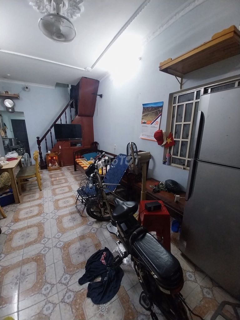 Nhà cho thuê 2 mặt hẻm Phan Đình Phùng, Phú Nhuận 40m² chỉ 10 triệu - Gần chợ và trường học!