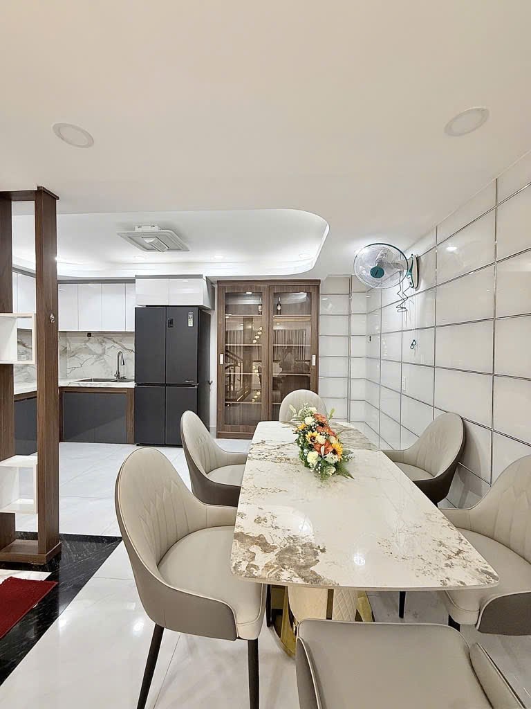 Nhà 4 tầng 3PN tại Phường 15, Quận Tân Bình 50m² giá 6.35 tỷ - Sổ hồng chính chủ, nội thất đầy đủ!