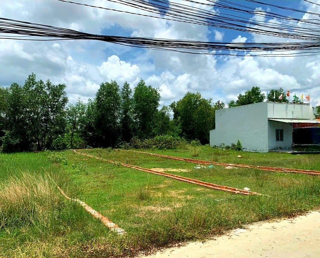 Bán đất mặt tiền bê tông xã Đức Hòa Đông 320m² giá 2.9 tỷ - Sổ hồng riêng, thổ cư 100%!