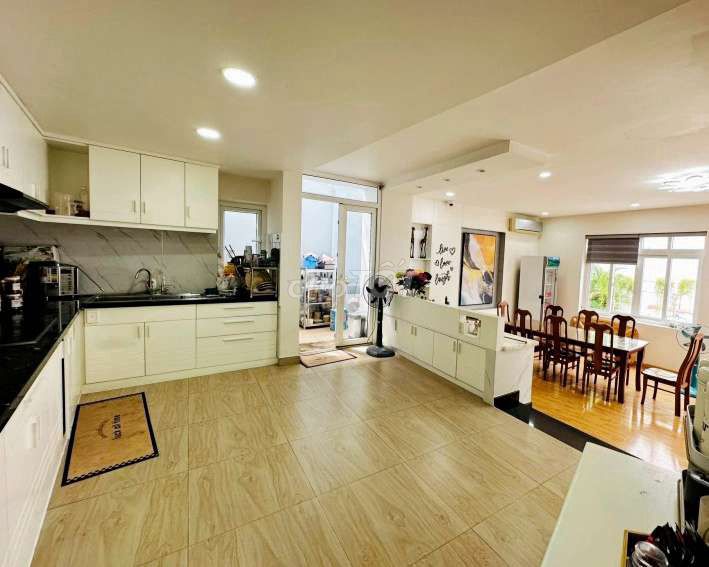 Bán nhà Hoàng Hoa Thám, Bình Thạnh 156m² giá 23 tỷ - Thiết kế sang trọng, có gara ô tô!