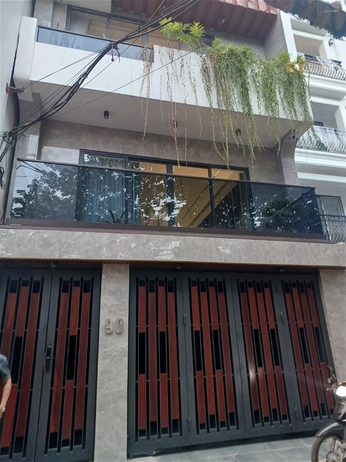 Bán nhà mặt phố Trúc Bạch, quận Ba Đình, 50m² giá 39,89 tỷ - Vị trí đắc địa, kinh doanh thuận lợi!