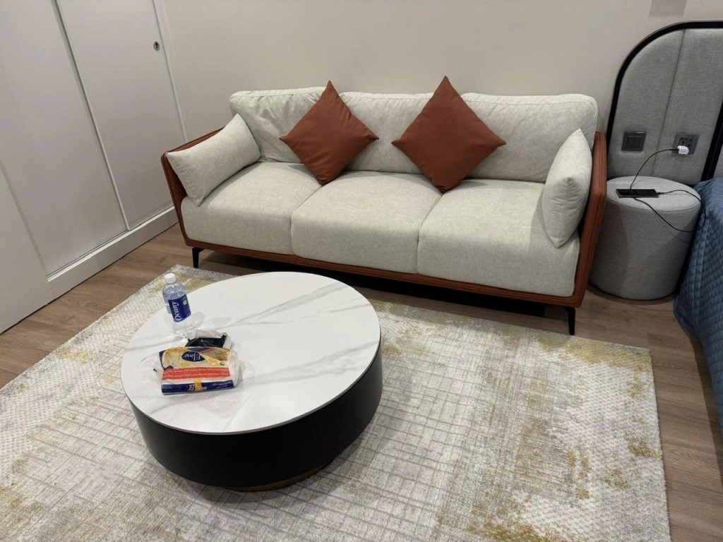 Căn hộ studio Icon40 Hạ Long 34.5m² giá 1.8 tỷ - Full nội thất, view Tuần Châu đẹp mắt!