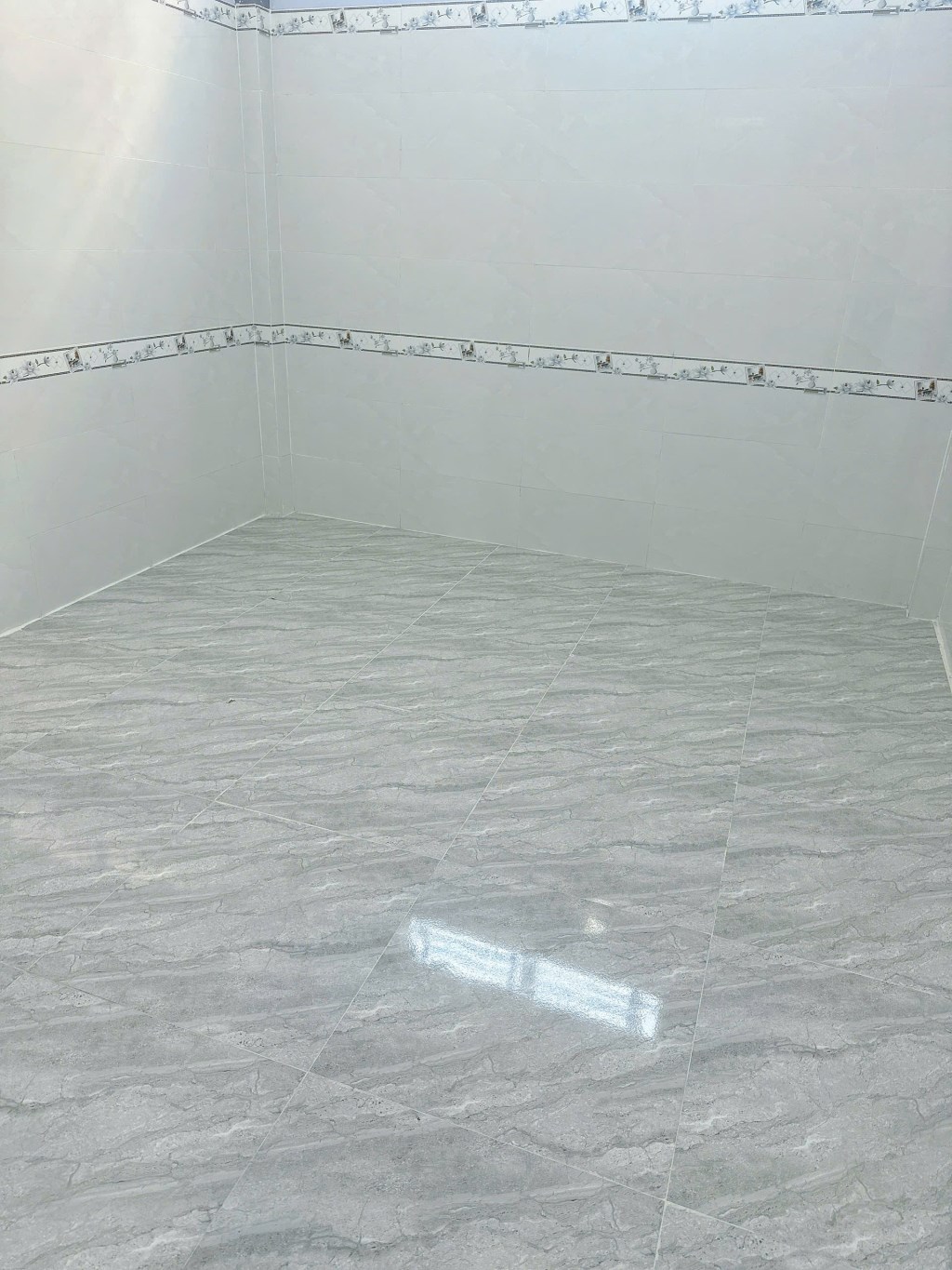 Cho thuê nhà mặt tiền QL60 Bến Tre 360.6m² - Mới xây, thuận tiện kinh doanh!