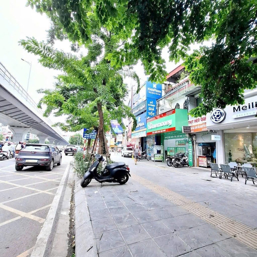 Mặt phố Đại La 70m² giá 43.5 tỷ - Vỉa hè 10m, kinh doanh cực kỳ hiếm!