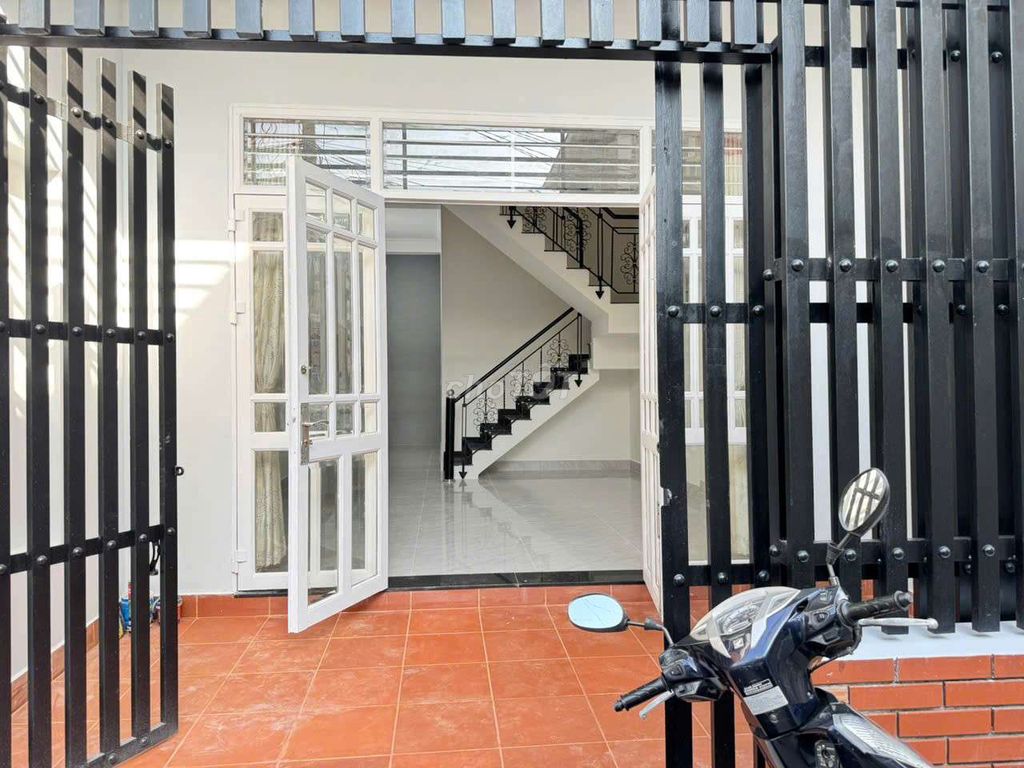 Nhà cho thuê 3 phòng ngủ ngay trường Mầm Non Sơn Ca, Thủ Đức - Giá chỉ 12 triệu