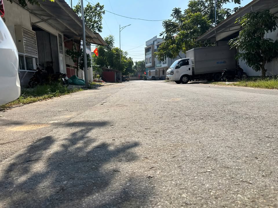 Đất phân lô nhà nước Đồng Tâm Vĩnh Yên 100m² giá 2 tỷ - Vị trí kết nối thuận lợi!