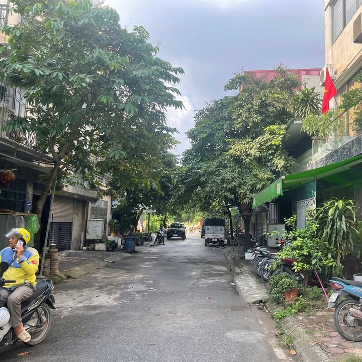 Đất nền KDT Tây Nam Linh Đàm 60m² giá 16.5 tỷ - Vị trí đắc địa, ô tô tránh nhau!