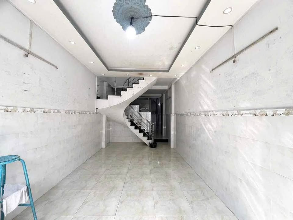 Nhà cho thuê tại đường Chiến Lược, Bình Tân 52m² giá 8 triệu - Thích hợp cho gia đình hoặc kinh doanh online!