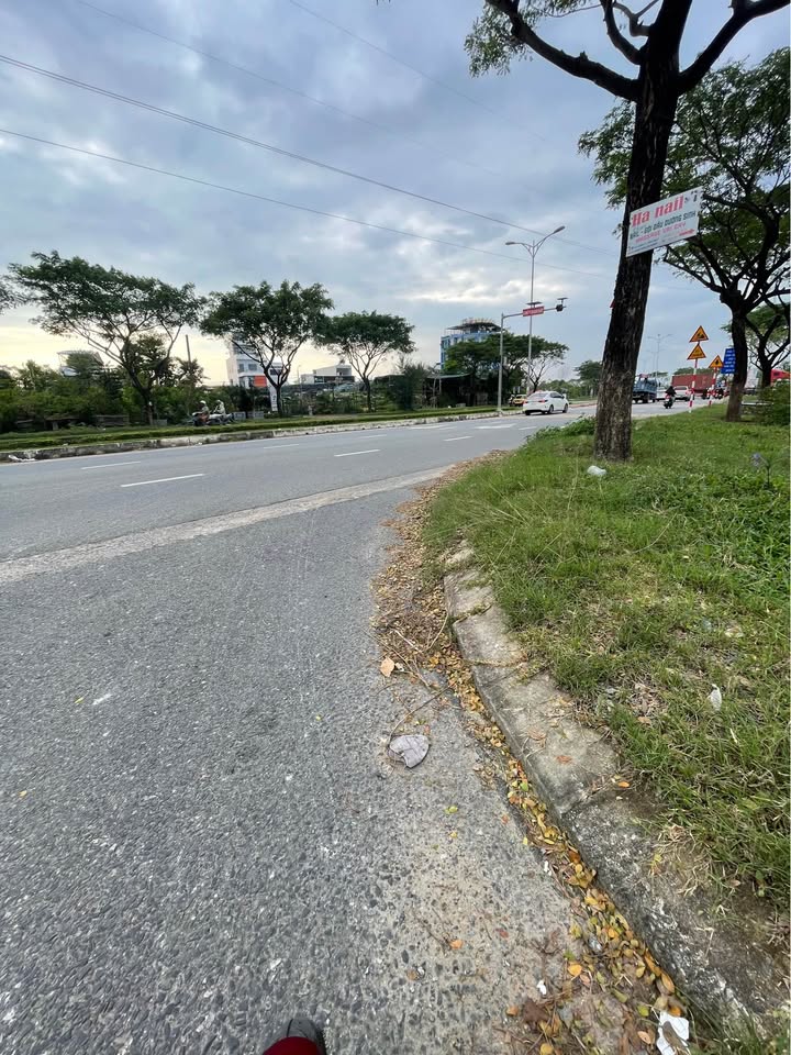 Nhà phố Ngũ Hành Sơn 98.6m² giá 5 tỷ - Kinh doanh sầm uất ngay trục Võ Chí Công!