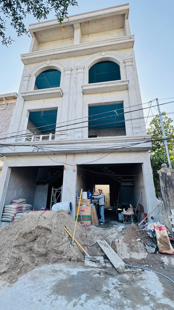 Nhà phố Hồng Thái 40m² giá 3.55 tỷ - Kinh doanh tuyệt vời!