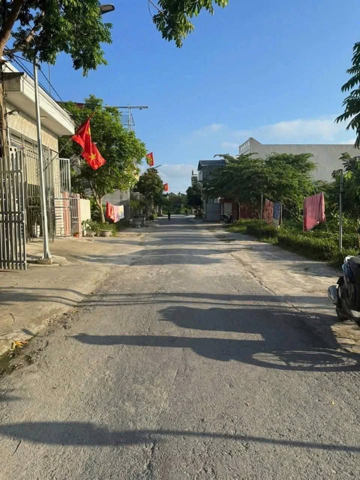 Chung cư Ổ Vịt Tân Tiến An Dương 100m² giá 2.4 tỷ - Tiện ích đầy đủ, giá tốt hiếm có!