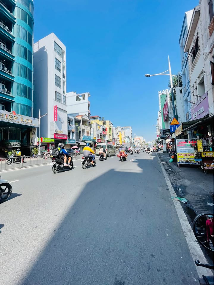 Nhà đẹp 3 tầng Dương Bá Trạc 72m² giá 7 tỷ - Khu dân cư an ninh!