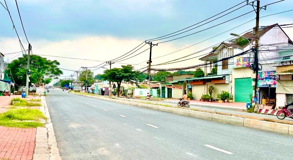 Nhà mặt tiền Hoàng Hữu Nam, Quận 9 - 200m² giá 22.9 tỷ - Kết cấu 4 tầng BTCT hiện đại!