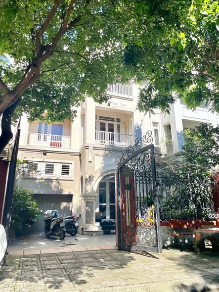 Nhà vườn nguyên căn 160m² Khu A Geleximco giá 30 triệu - Cơ hội hiếm có!