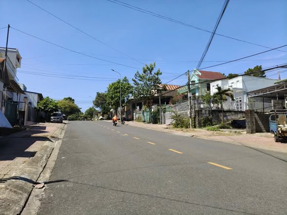 Nhà mặt tiền Lý Thường Kiệt, TP. Bảo Lộc 128m² giá 5.25 tỷ - Kinh doanh sầm uất!