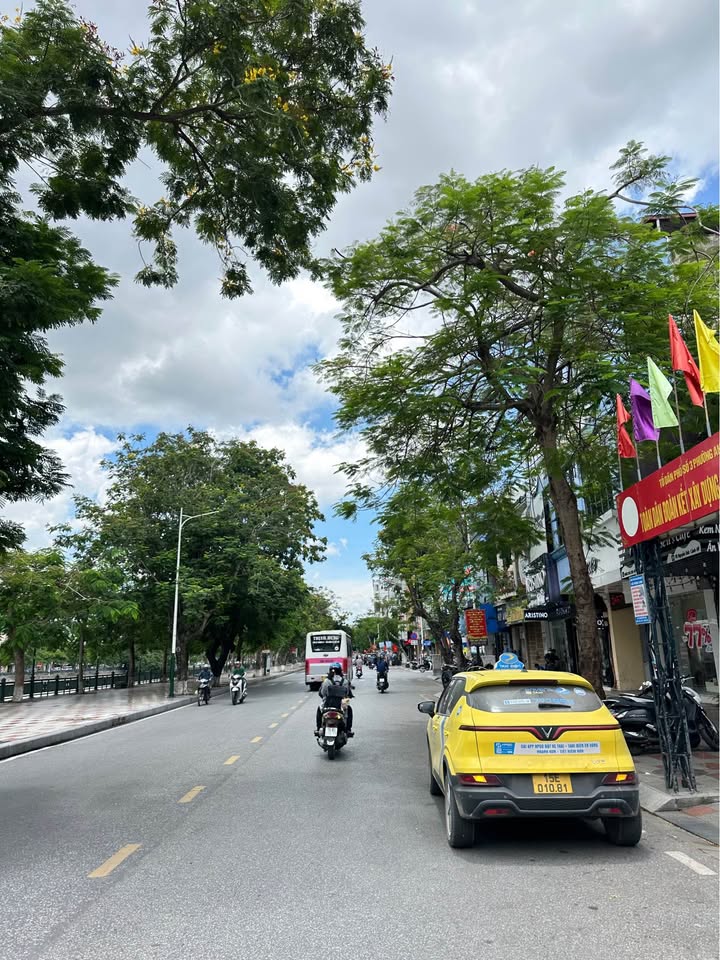 Bán nhà mặt đường Nguyễn Đức Cảnh, Hải Phòng 166m², giá 60 tỷ - Nở hậu 3 mặt thoáng!