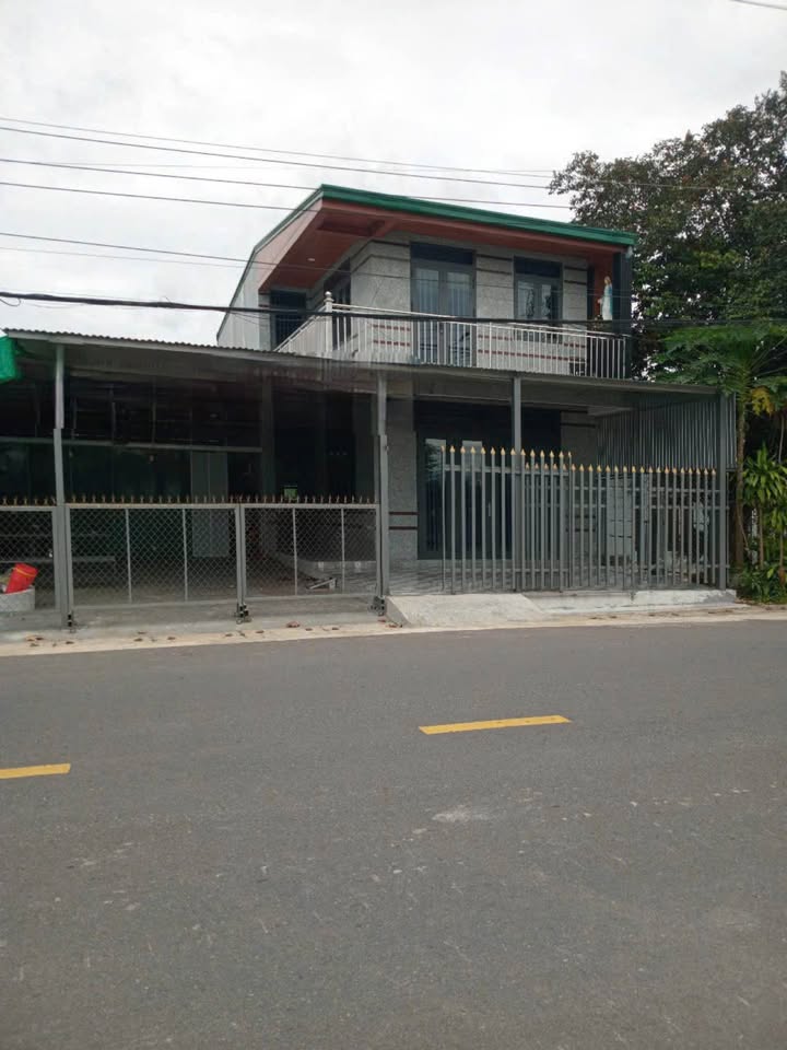 Nhà mặt tiền đường Phú Thanh, Tân Phú, 195m² giá 1.8 tỷ - Cơ hội đầu tư tuyệt vời!