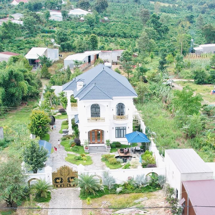 Nhà riêng tại Xã Krông Nô, Huyện Lắk, Đắk Lắk, 1660m² giá 8 tỷ - Thiết kế tân cổ điển sang trọng