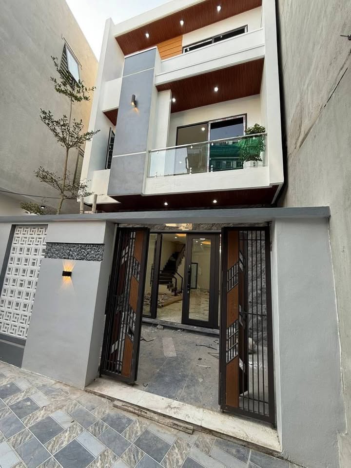 Nhà 3 tầng đường Giải Phóng, 69.6m² giá 2.65 tỷ - Thiết kế đầy đủ công năng!