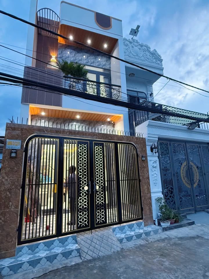 Nhà mới hoàn thiện tại Phường 5, Mỹ Tho 76m² giá 2.85 tỷ - Đầy đủ nội thất cao cấp!