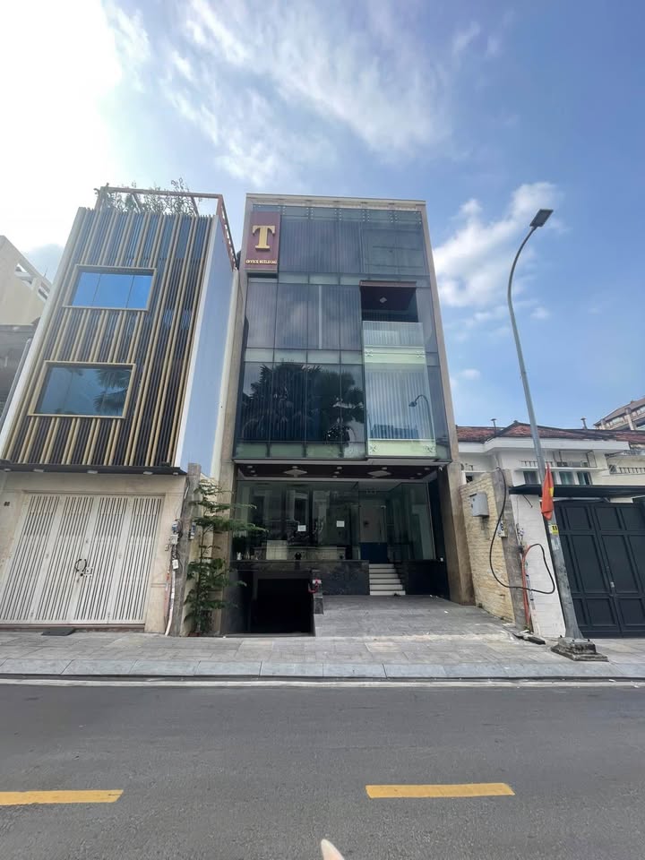 Cho thuê tòa nhà văn phòng Nguyễn Văn Thủ Quận 1 diện tích 93m² - Vị trí đắc địa, giá tốt thương lượng!