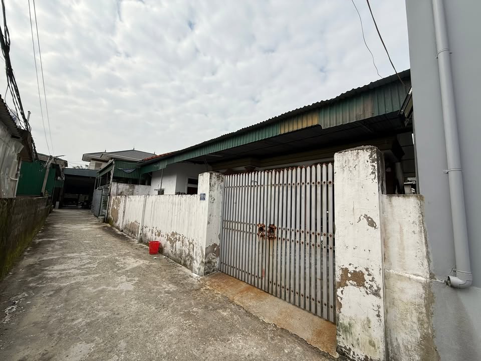 Nhà cấp 4 đẹp ngõ 9 đường Phan Chánh TP Hà Tĩnh - Diện tích 197m² giá chỉ 2.7 tỷ!