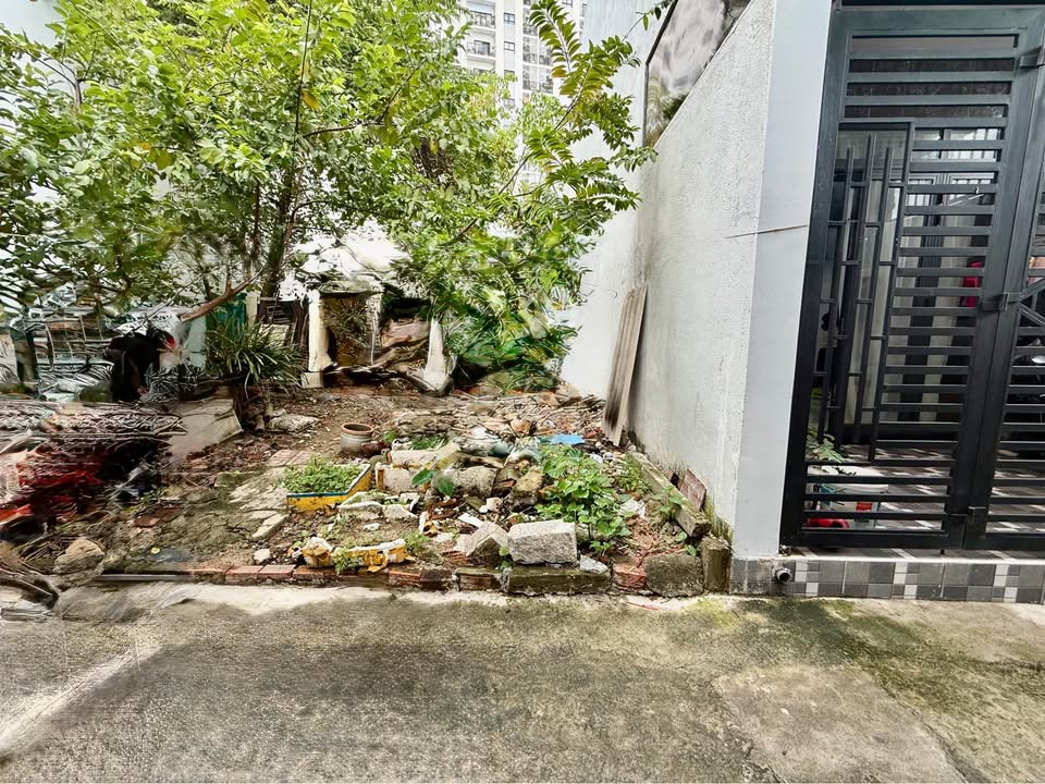 Đất nền Phước Hải Nha Trang 54,7m² giá 2,32 tỷ - Vị trí sầm uất ngay trung tâm!