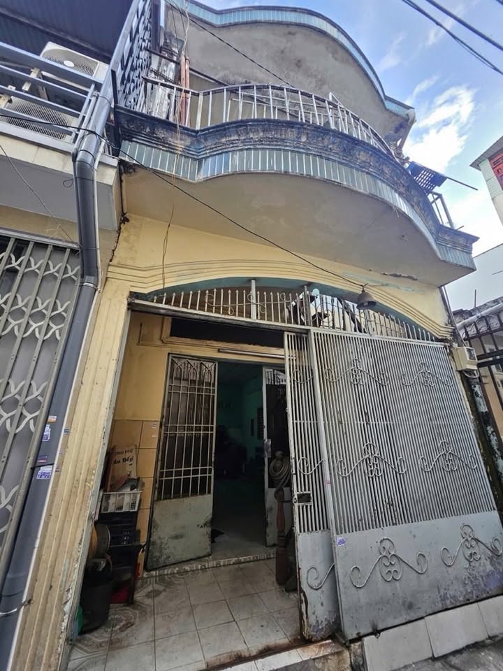 Nhà 3 tầng Hồng Lạc Tân Bình 82m² giá 6.75 tỷ - Thiết kế đẹp, gần Lạc Long Quân!