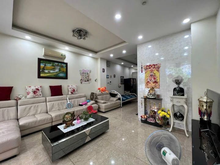 Nhà phố KDC Him Lam Quận 7 100m² giá 30 tỷ - Thiết kế hiện đại và sang trọng!