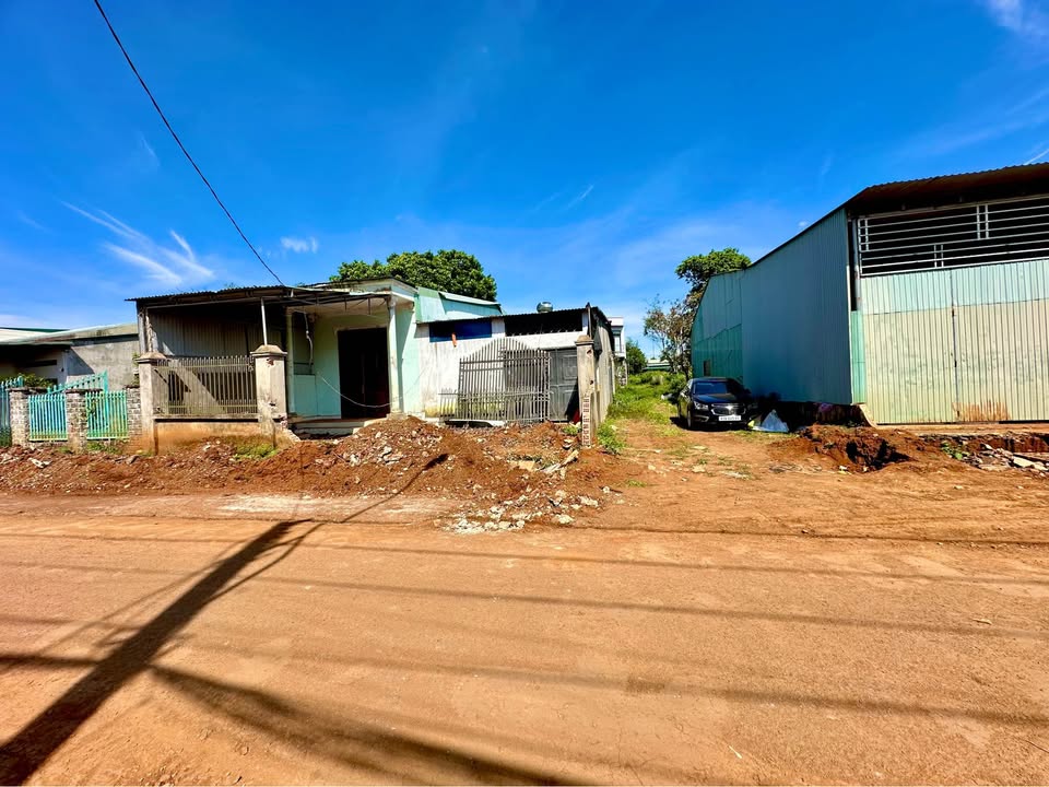 Đất 3 mặt đường Mai Thúc Loan, Pleiku 400m² - Tiềm năng kinh doanh tuyệt vời!