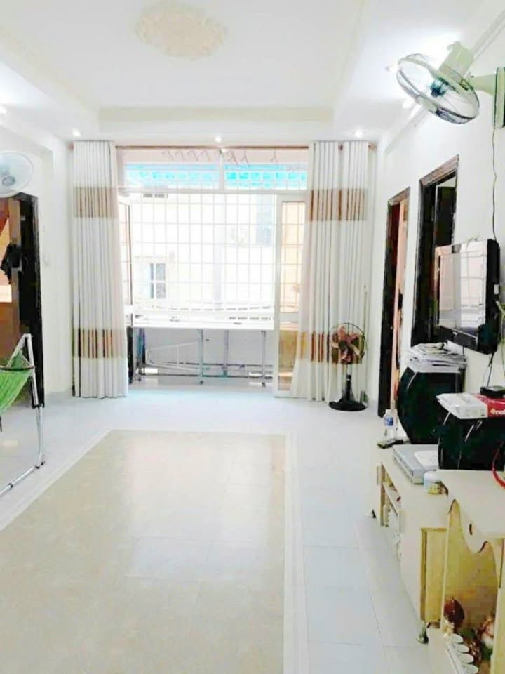 Nhà phố Bình Tân 60m² giá 4.2 tỷ - Hẻm xe hơi, sổ hồng riêng!