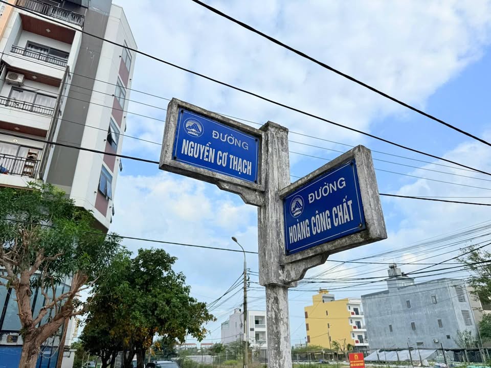 Đất nền góc 2 mặt tiền đường Nguyễn Cơ Thạch, 240m² giá 24 tỷ - Tiềm năng du lịch lớn!