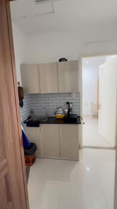 Căn hộ cho thuê 2 phòng ngủ tại Hồ Bá Kiện, Quận 10 - Full nội thất, thoáng mát