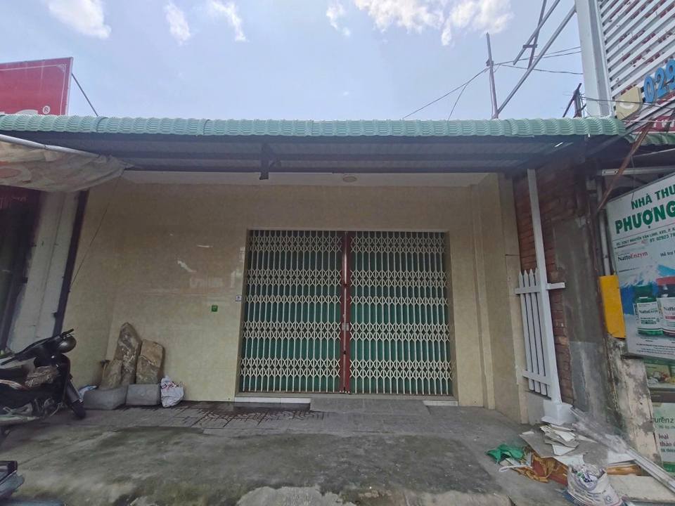 Cho thuê nguyên căn mặt tiền Nguyễn Văn Linh 175m² giá 20 triệu - Vị trí đắc địa cho kinh doanh!