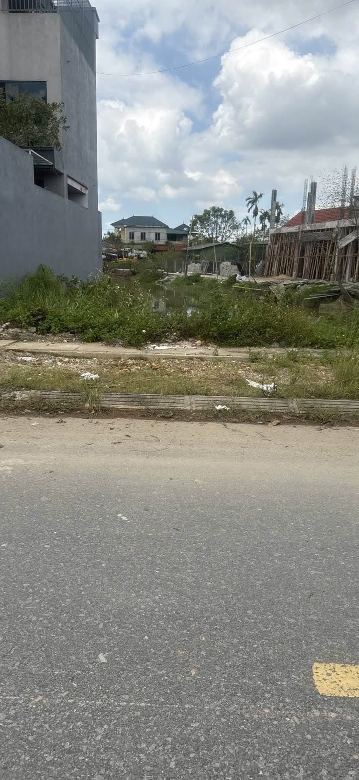 Đất nền Thạch Đài, Hà Tĩnh 200m² giá 5 tỷ - Cơ hội đầu tư vàng!