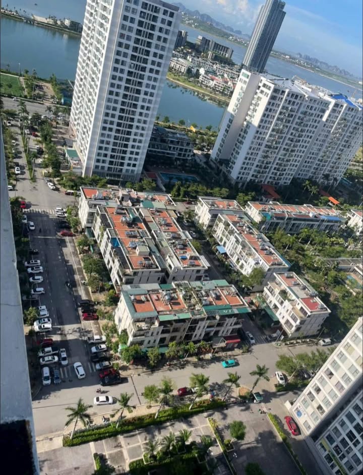 Townhouse Green Bay Village Hạ Long 90m² giá 8 tỷ - Sổ đỏ lâu dài và nội thất cơ bản!