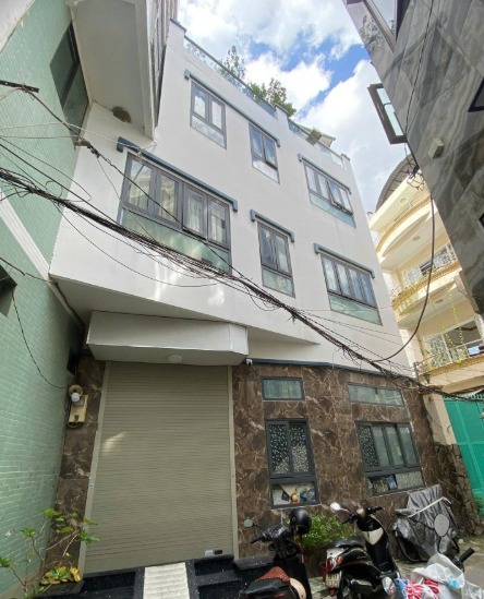 Nhà phố Quận 3, 56m² giá 7.9 tỷ - Cách mặt tiền chỉ 15m!