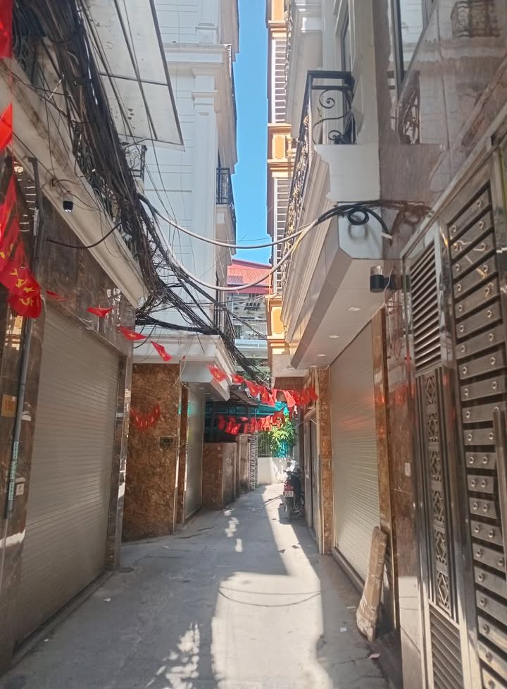 Nhà phố Hoàng Hoa Thám, Đội Cấn 52m² giá 13.9 tỷ - Đầu tư sinh lời ngay!