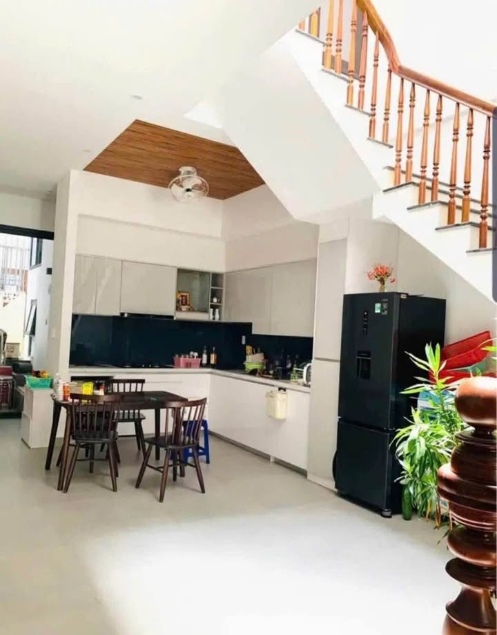 Nhà 3 tầng mái thái Phú Mỹ Thượng - TP Huế, 105m² giá 3 tỷ - Hướng Nam, đường 12m