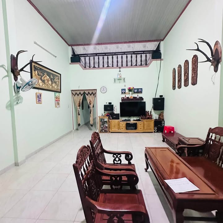 Nhà đẹp Tân Lập - Buôn Ma Thuột 120m² giá 3.6 tỷ - Đường ô tô tránh nhau!