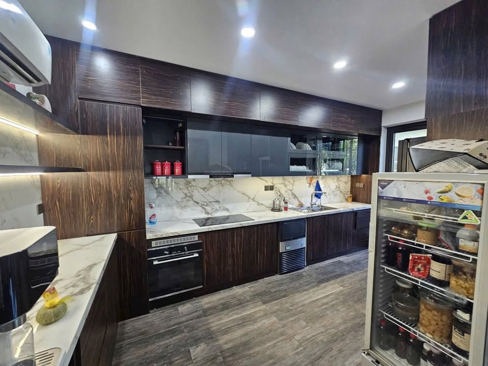 Nhà vườn 3 tầng đường Nguyễn Trãi 2000m² - Phong cách hiện đại với tiện ích đẳng cấp!