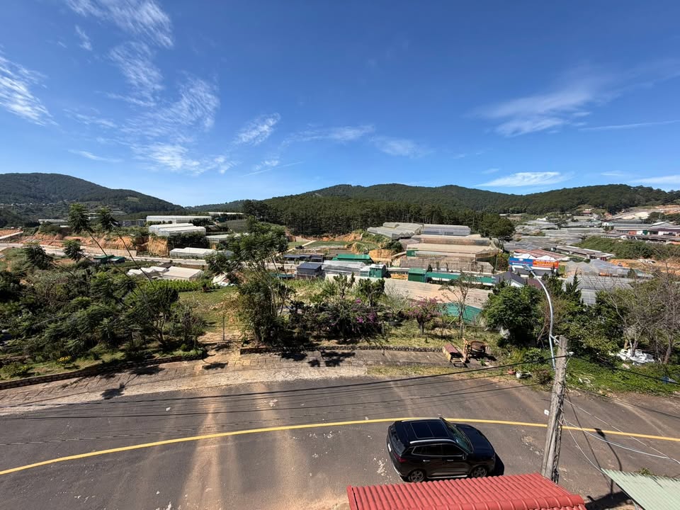 Bán nhà KQH An Sơn Đà Lạt 376.8m² giá 25 tỷ - Thiết kế sang trọng, ô tô tránh nhau thoải mái!