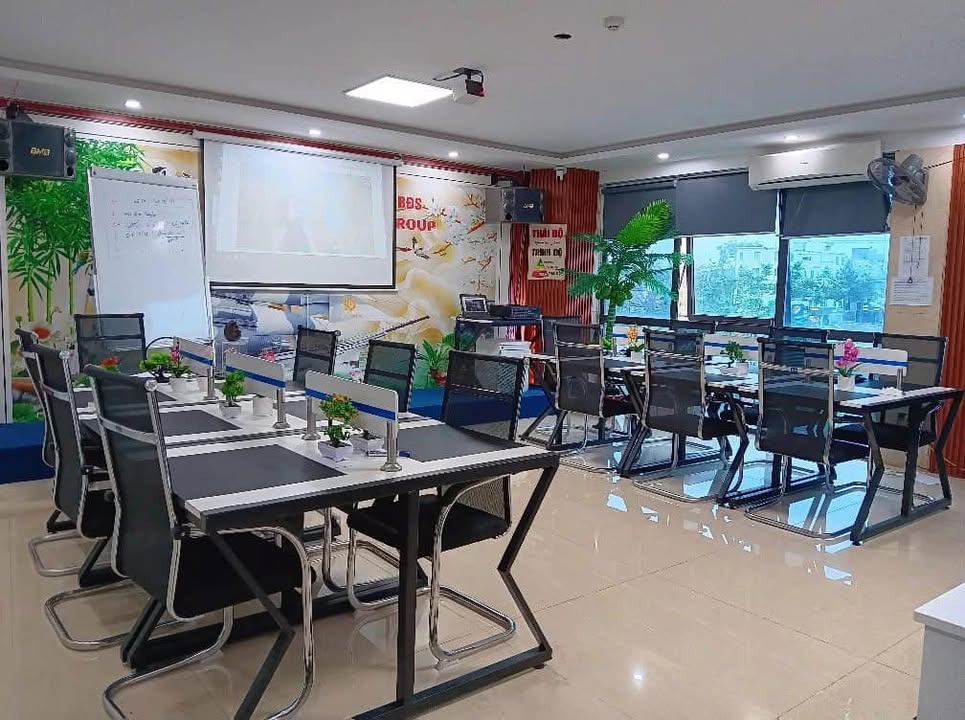 Văn phòng cho thuê đường Lê Nin 50m² giá 5 triệu - Nội thất đầy đủ!