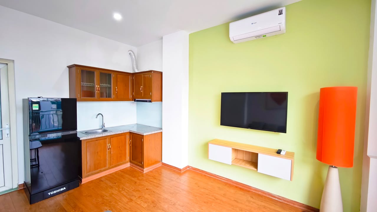 Căn hộ cho thuê 1N1K Đê La Thành 50m² - Full nội thất, vào ở ngay!