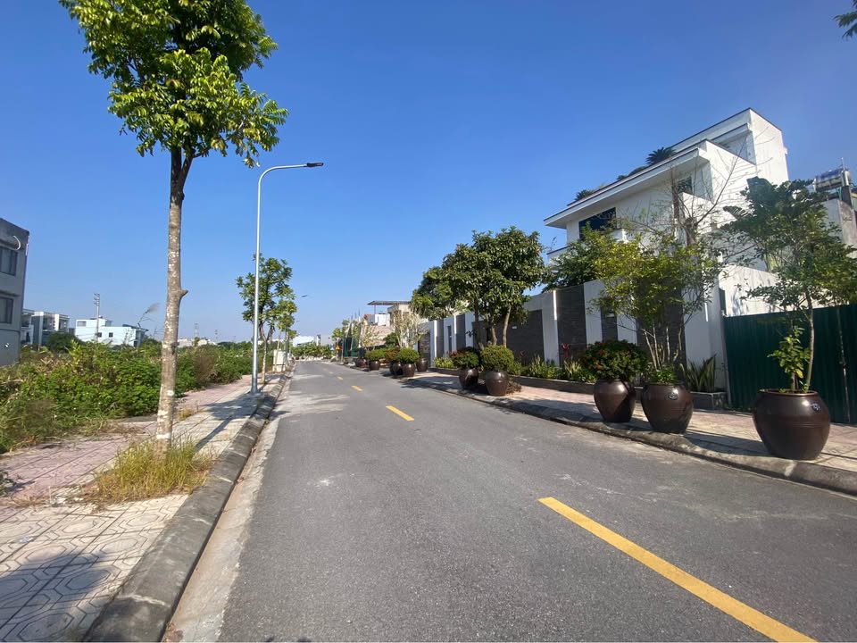 Đất nền TDC Phú Xuân 63m² giá 2.2 tỷ - Hướng Đông Nam, đầu tư sinh lời!