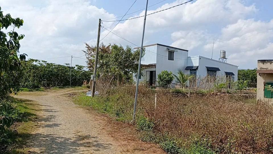 Đất Bảo Lộc 556m² giá chỉ 950 triệu - Sổ đỏ chính chủ, tiện nghi đầy đủ!