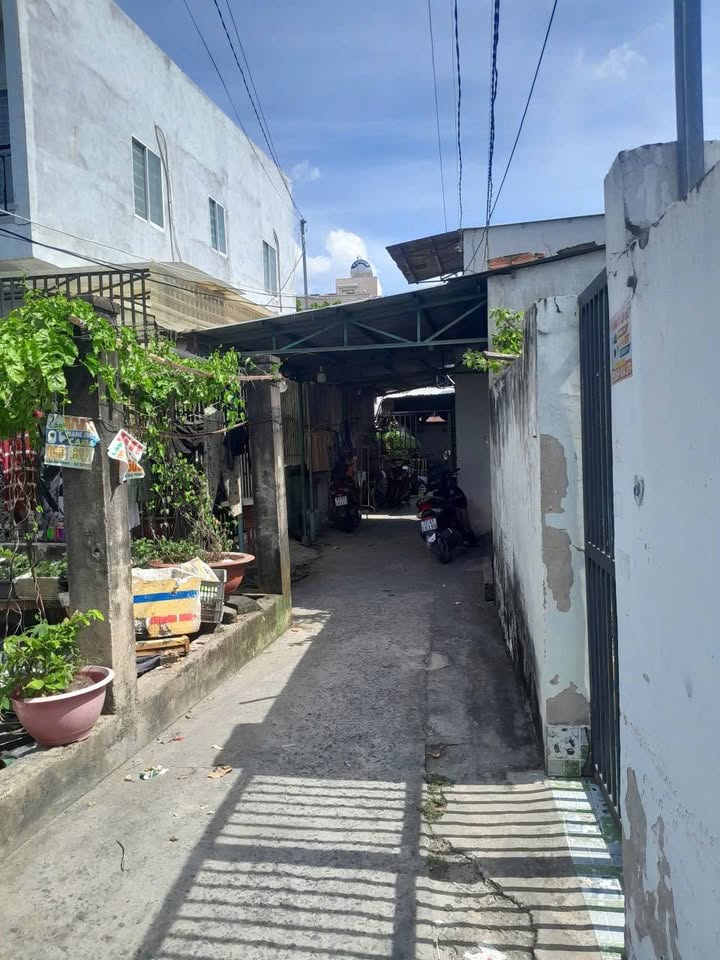 Nhà phố Tân Xuân Hóc Môn 27m² giá 1.6 tỷ - Sổ hồng riêng chính chủ!