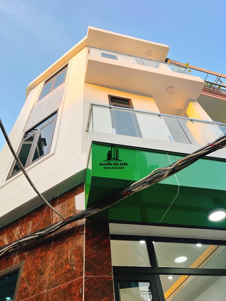 Nhà lô góc 3 tầng tại Trần Lãm, Thái Bình 45m² giá 2.2 tỷ - Không gian thoáng đãng, tiện nghi đầy đủ!