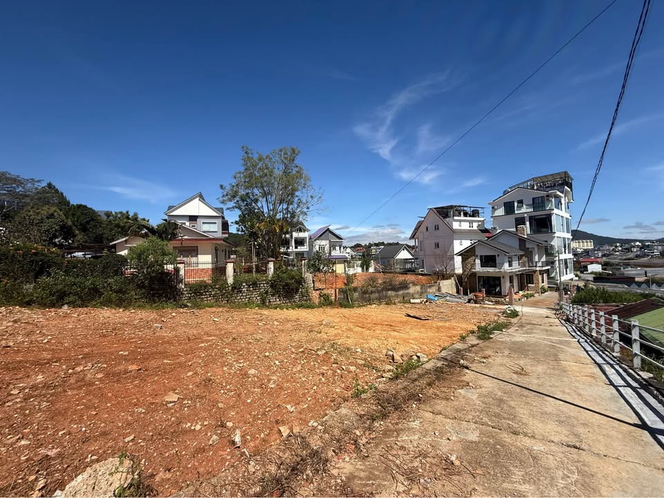 Đất nền 2 mặt tiền Phù Đổng Thiên Vương 200m² giá 9.4 tỷ - Cơ hội đầu tư hấp dẫn!