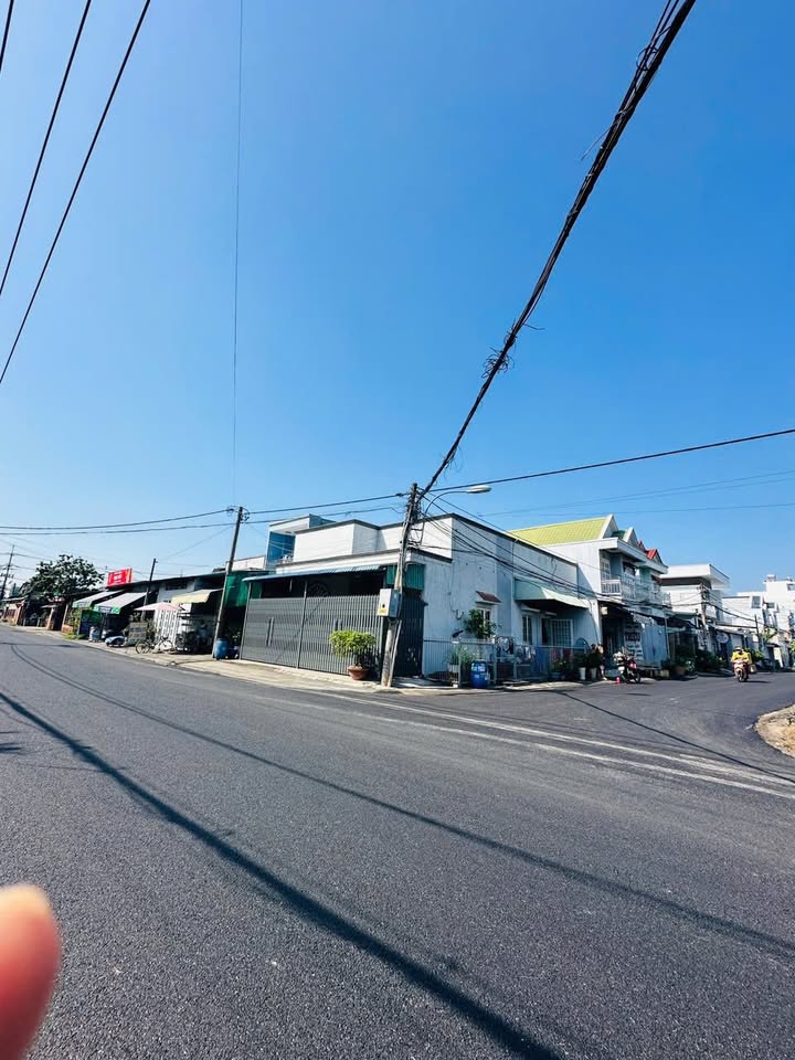 Nhà góc 2 mặt tiền Trần Văn Chẩm & Võ Thị Đòn 155m² giá 5.5 tỷ - Kinh doanh thuận lợi!